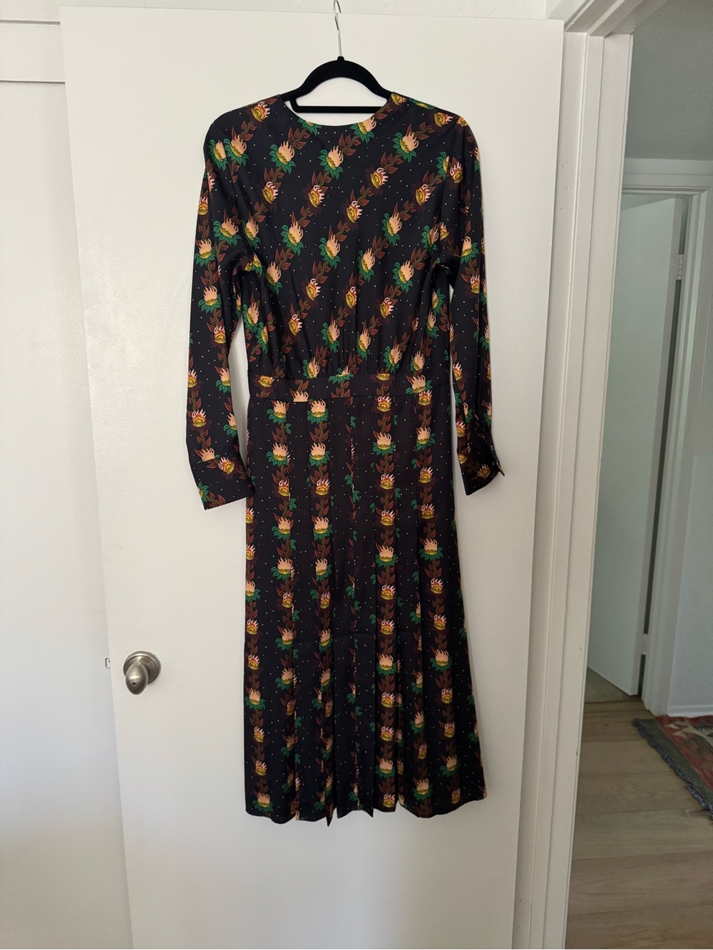 Scotch & Soda Black Floral-Print Wrap Midi Dress - Picture 7 of 8
